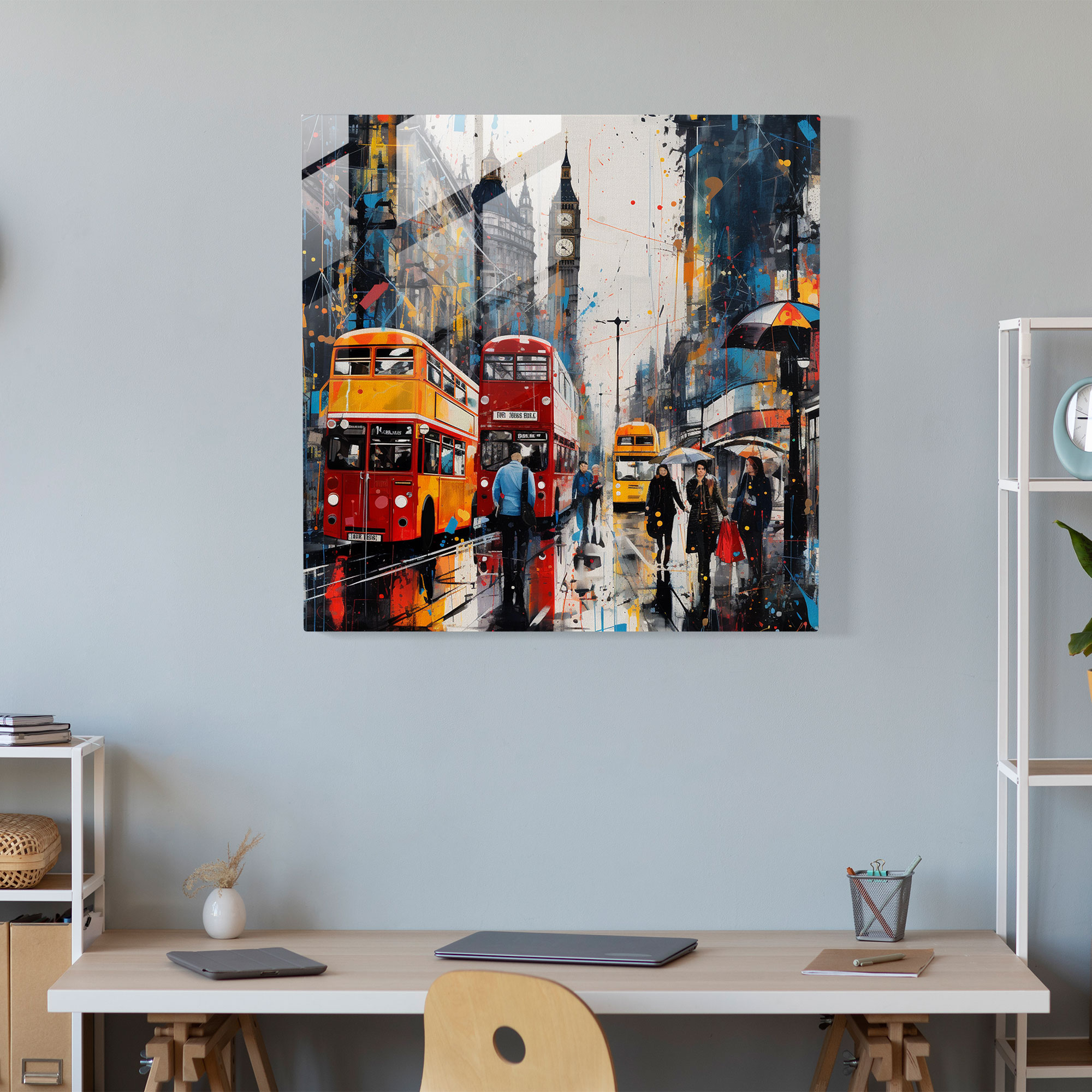 Lebhafte städtische Atmosphäre Glasbilder - Mixed-Media-Kunstwerk einer lebendigen Straßenszene in London - Moderne Wanddekoration