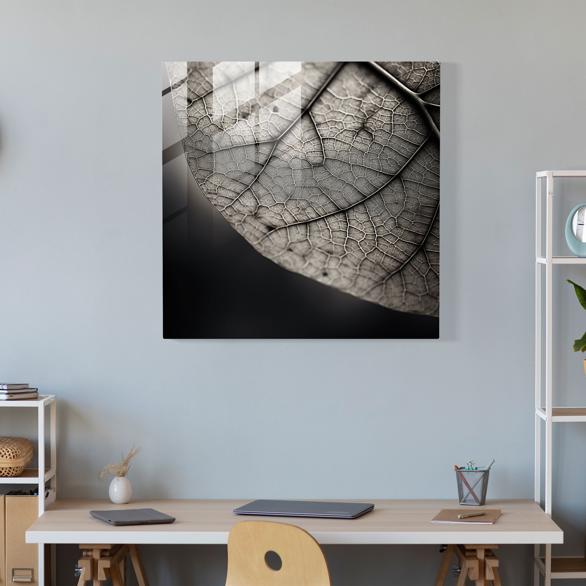 Feingliedriges Blattglasbild - Blätter Glaswandkunst minimalistische Fotografie moderne Kunst