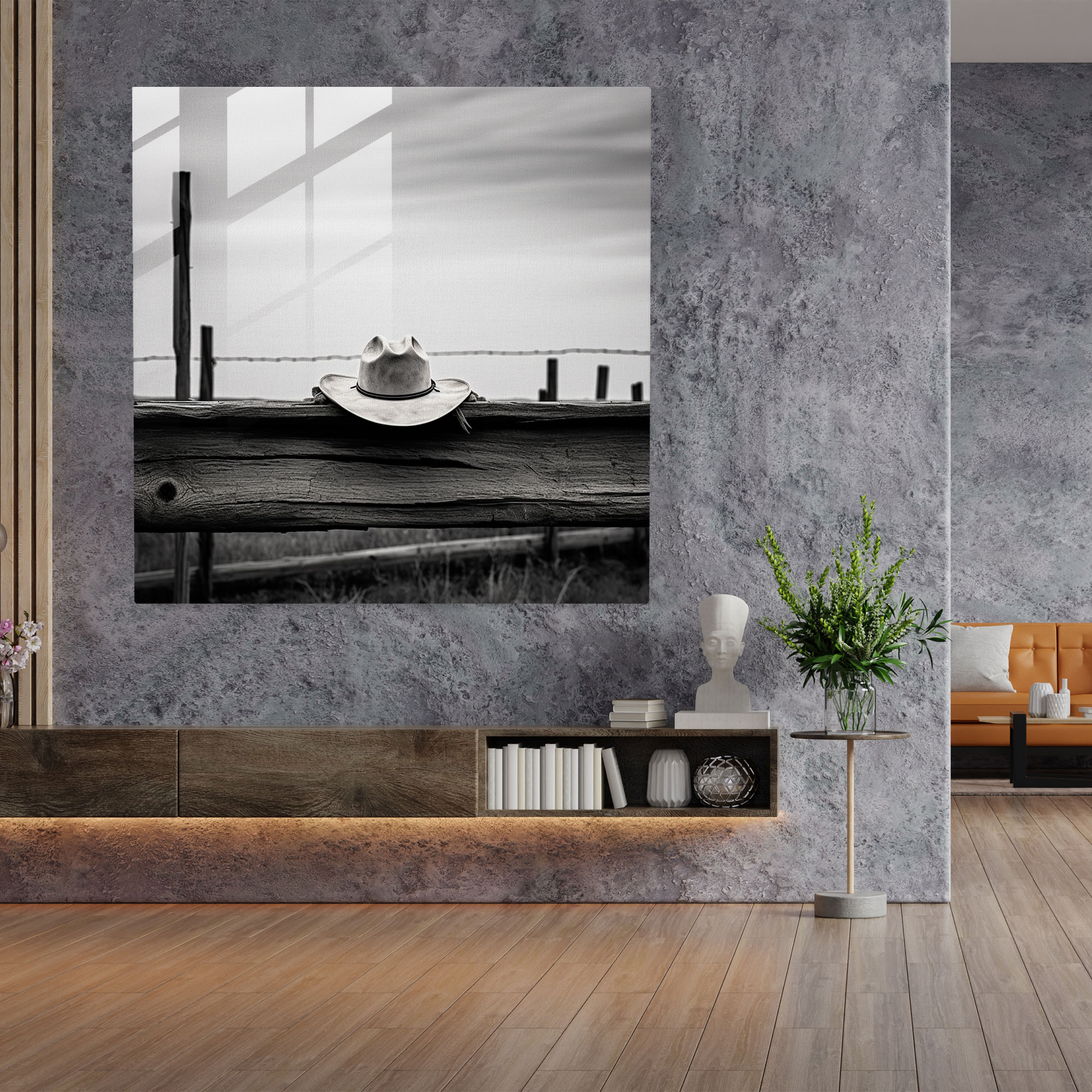 Glasbild mit dezenter Minimalismus: Cowboyhut auf verwittertem Zaun